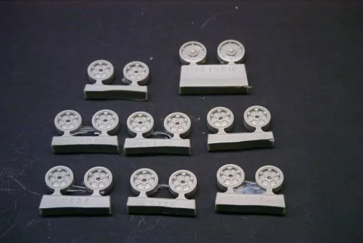 MR-48006  M4 Sherman Laufrollen, mit aufgeprägten Rippen